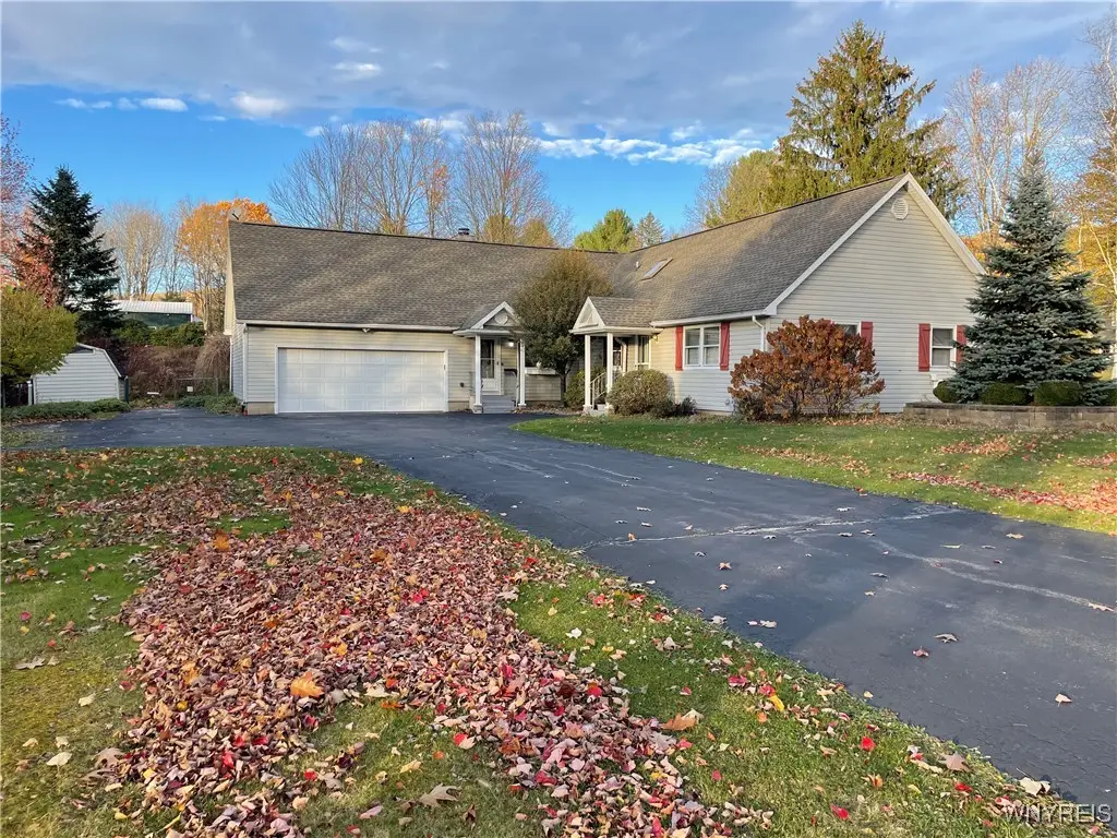 6072 Thornwood Drive, Hamburg, NY 14075 - Image #1