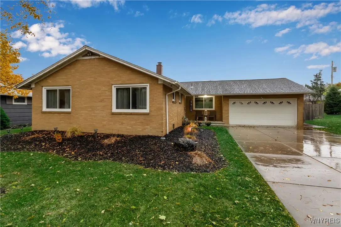 108 Sedgemoor Court, Williamsville, NY 14221 - Image #1