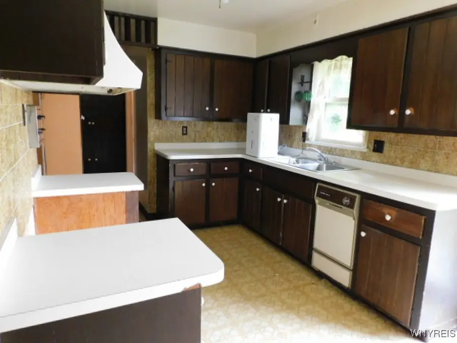 3165 Jordan Drive, Niagara Falls, NY 14304 - Image #2