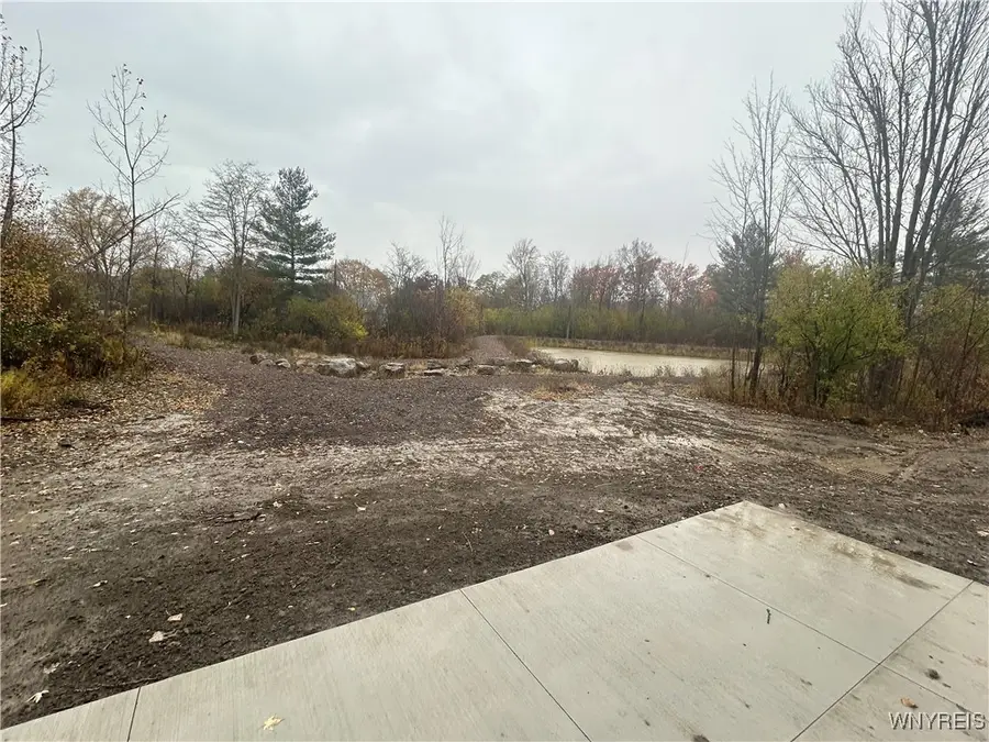 4915 Waterford Lane, Hamburg, NY 14075 - Image #2