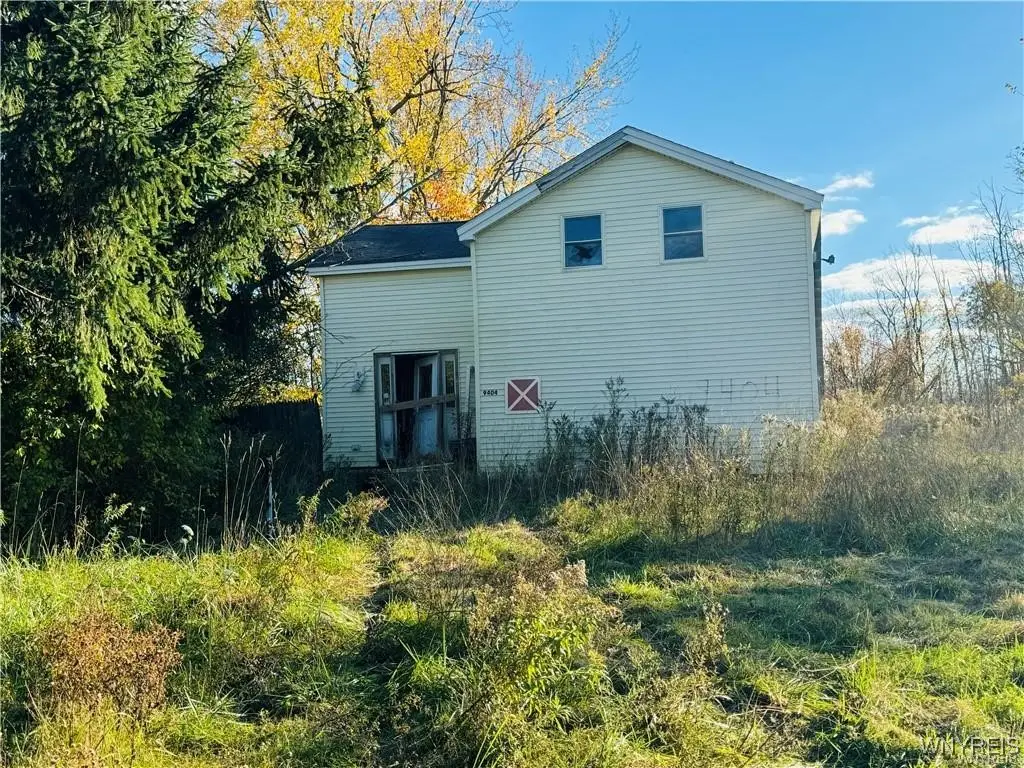 9404 Chestnut Ridge Road, Middleport, NY 14105 - Image #1