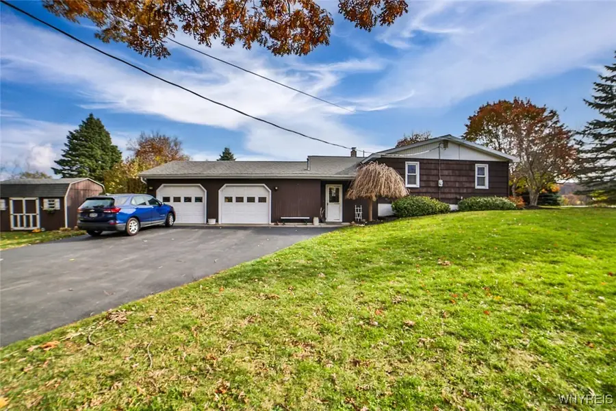 13676 Bloomingdale Road, Akron, NY 14001 - Image #3