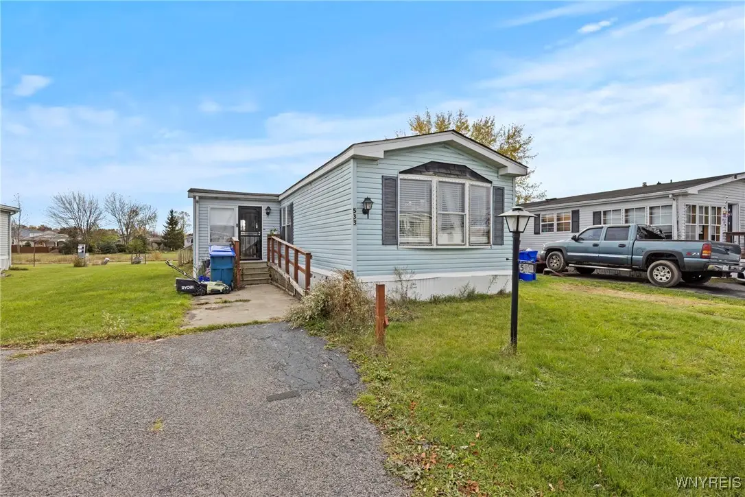 533 Applewood Drive, Lockport, NY 14094 - Image #1