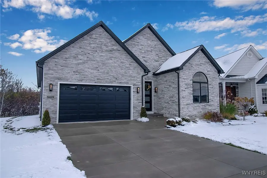 5419 Alderbrook Lane, Clarence, NY 14031 - Image #3