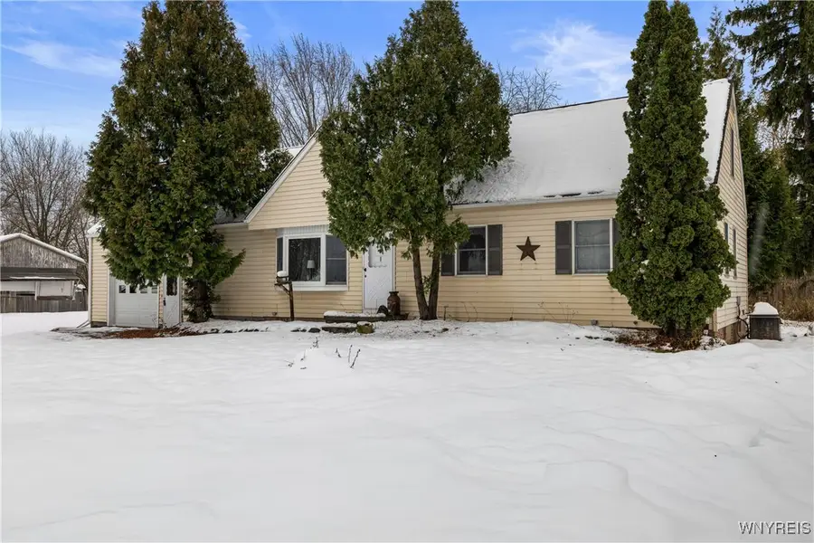 9444 Chestnut Ridge Road, Middleport, NY 14105 - Image #2