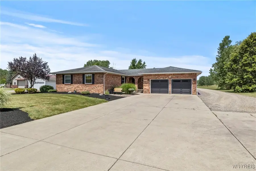 354 Westwood Road, Lancaster, NY 14086 - Image #2