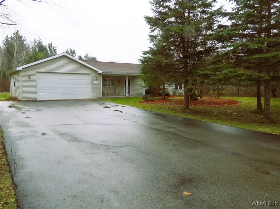 1657 S Creek Road, Derby, NY 14047 - Image #2