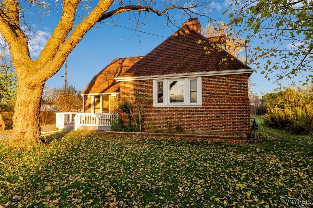 334 S Forest Road, Amherst, NY 14221 - Image #1