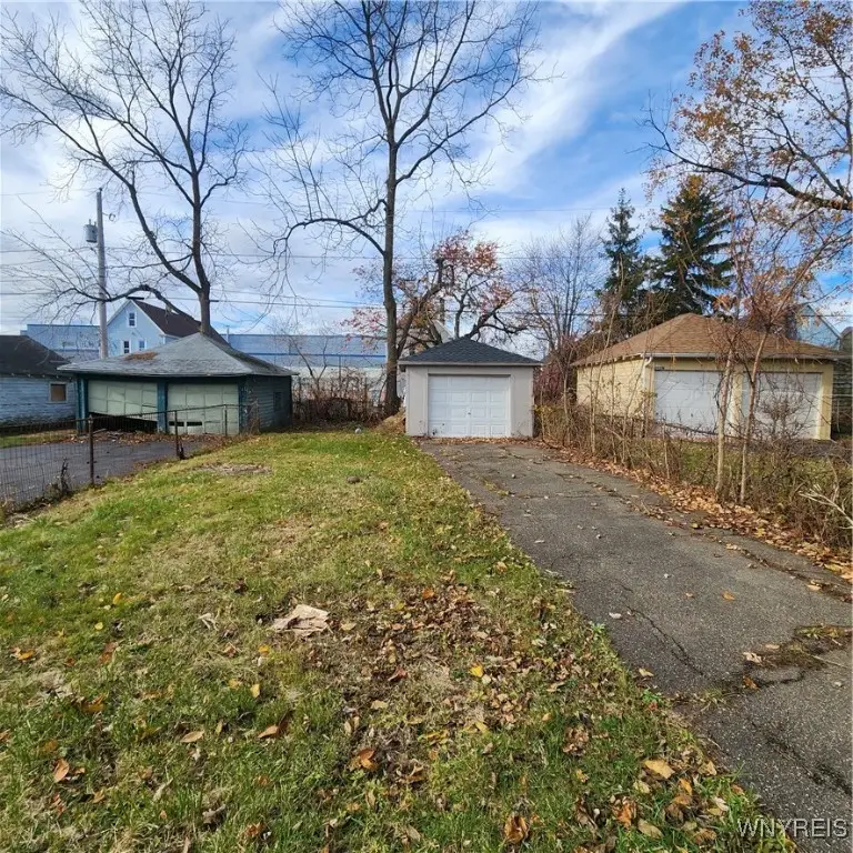 102 Carl Street, Buffalo, NY 14215 - Image #2