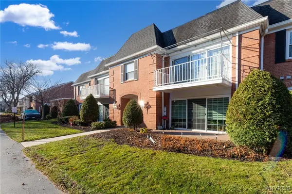 27 Hickory Hill Rd #H, Amherst, NY 14221