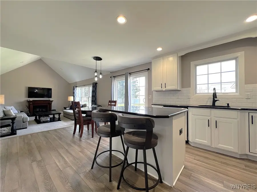 286 Haussauer Road, Getzville, NY 14068 - Image #2