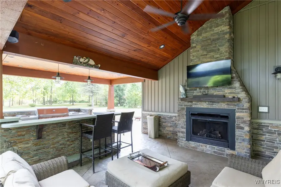 4675 Schurr Road, Clarence, NY 14031 - Image #3