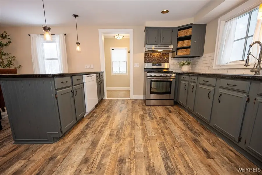 5491 Ellicott Road, Orchard Park, NY 14127 - Image #2