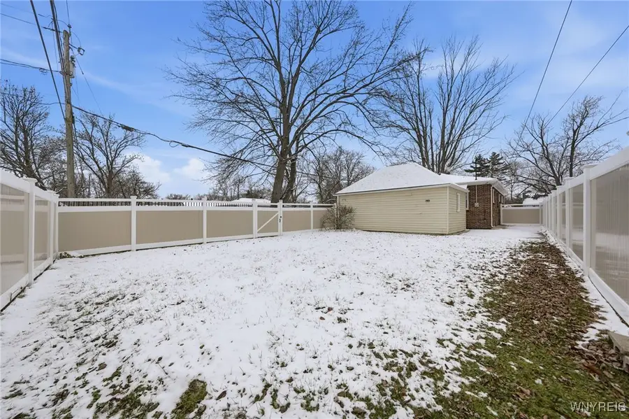 3535 Wallace Drive, Grand Island, NY 14072 - Image #2