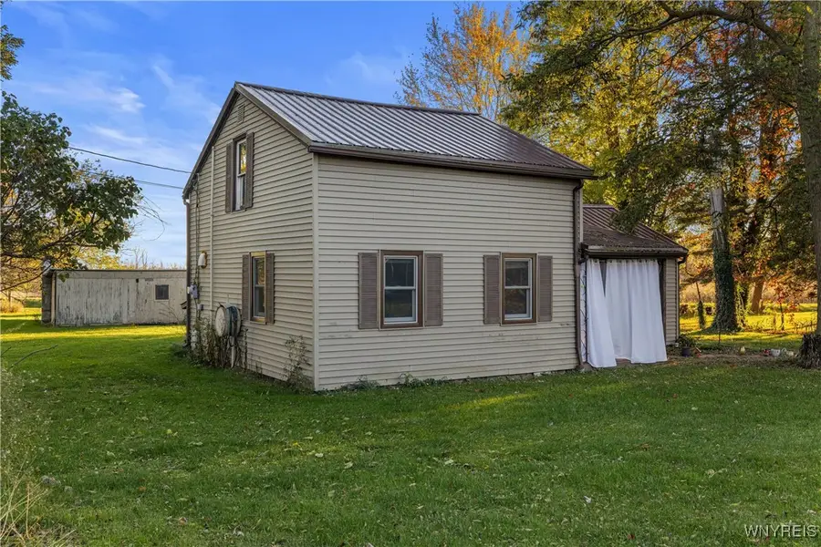 8074 Bunker Hill Road, Lockport, NY 14094 - Image #2