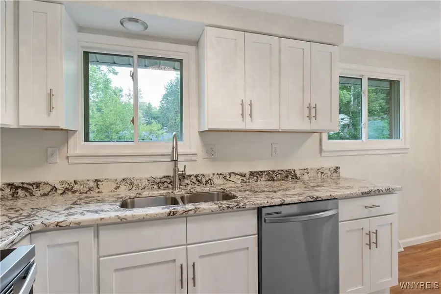 660 Warren Street, Fayetteville, NY 13066 - Image #2