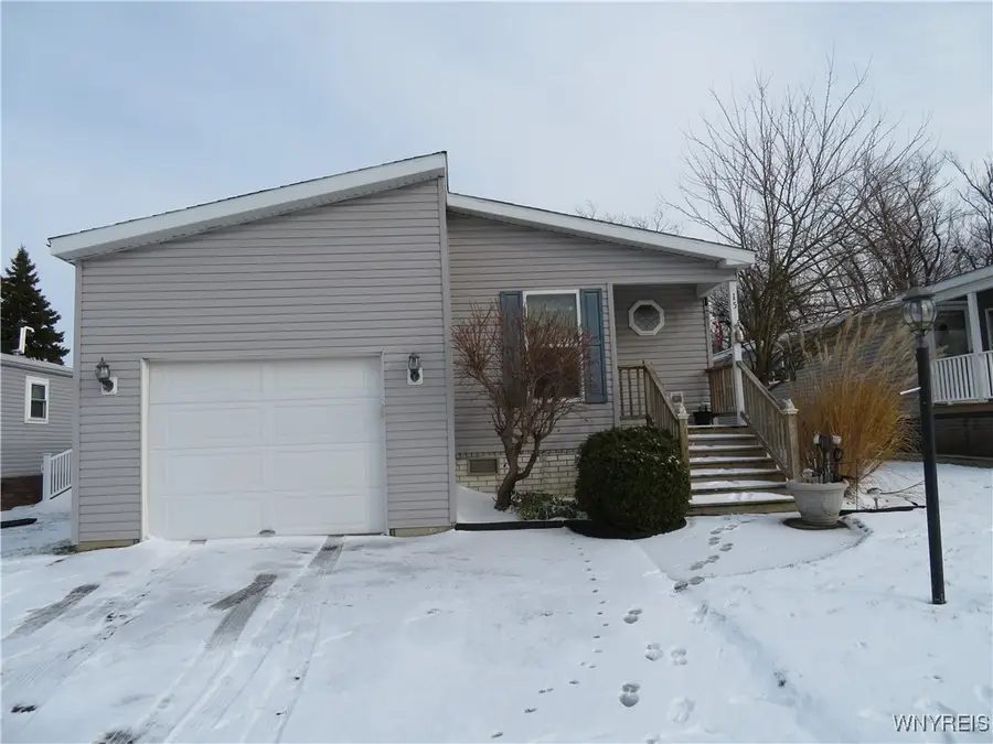 5455 Southwestern Boulevard #15, Hamburg, NY 14075 - Image #2