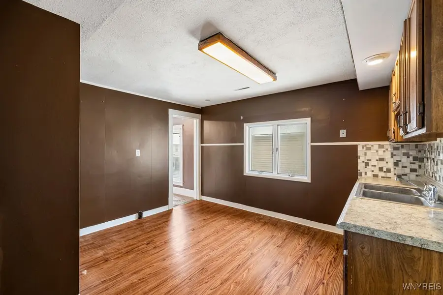 2488 Whitney Avenue, Niagara Falls, NY 14301 - Image #3