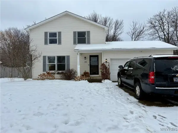 134 Holiday Lane, Hamburg, NY 14075