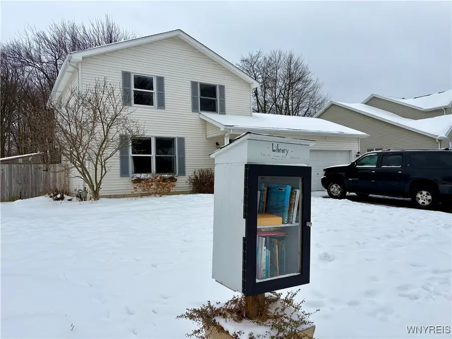 134 Holiday Lane, Hamburg, NY 14075 - Image #2