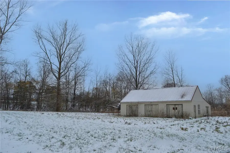 9716 Mountain Road, Middleport, NY 14105 - Image #2