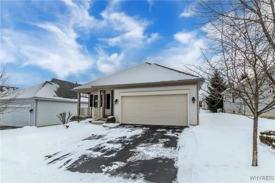 53 Blossom Wood Lane, Buffalo, NY 14227 - Image #2