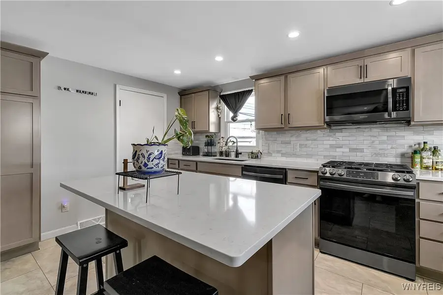 5 Nadine Drive, Cheektowaga, NY 14225 - Image #2