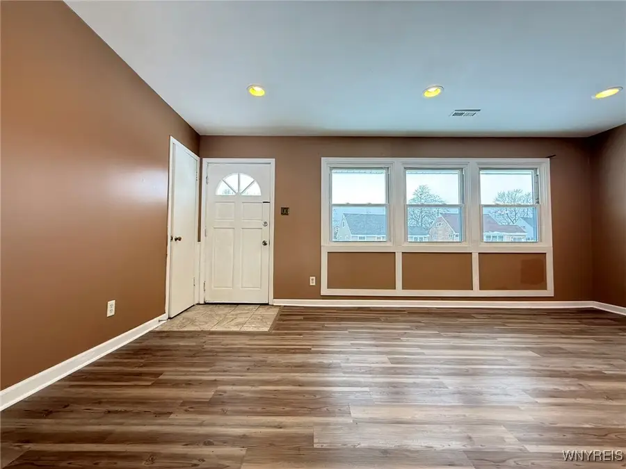 52 Carol Lane, Grand Island, NY 14072 - Image #2