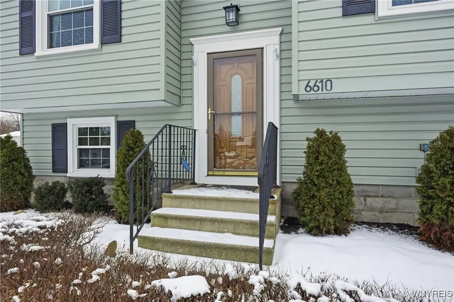 6610 Parkwood Drive, Lockport, NY 14094 - Image #3