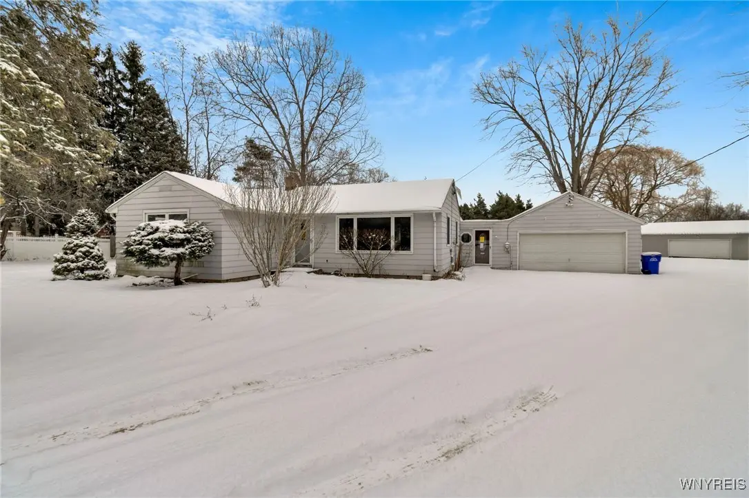 6921 Bear Ridge Road, North Tonawanda, NY 14120 - Image #1