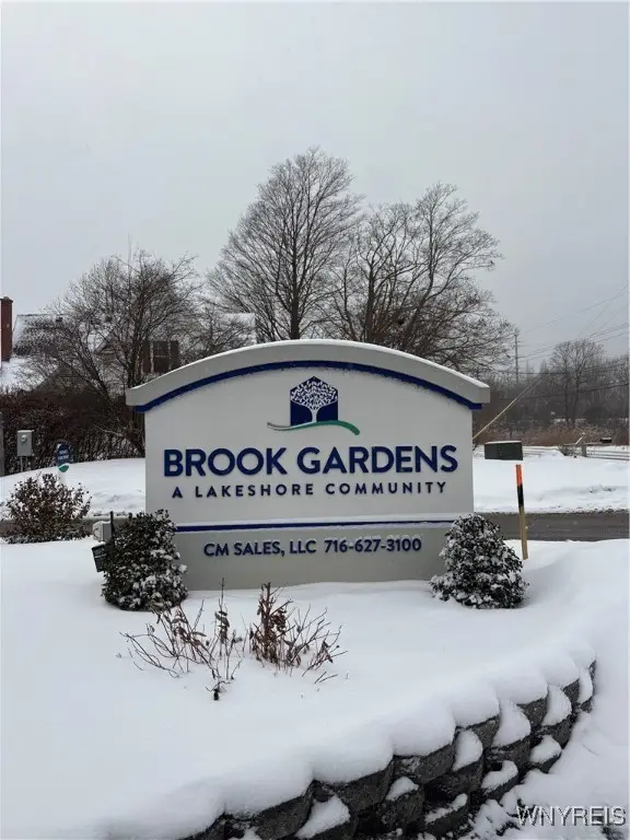 8 Vibernum Drive, Hamburg, NY 14075 - Image #2