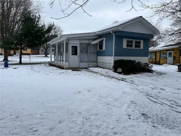 19 Lakewood Village, Medina, NY 14103