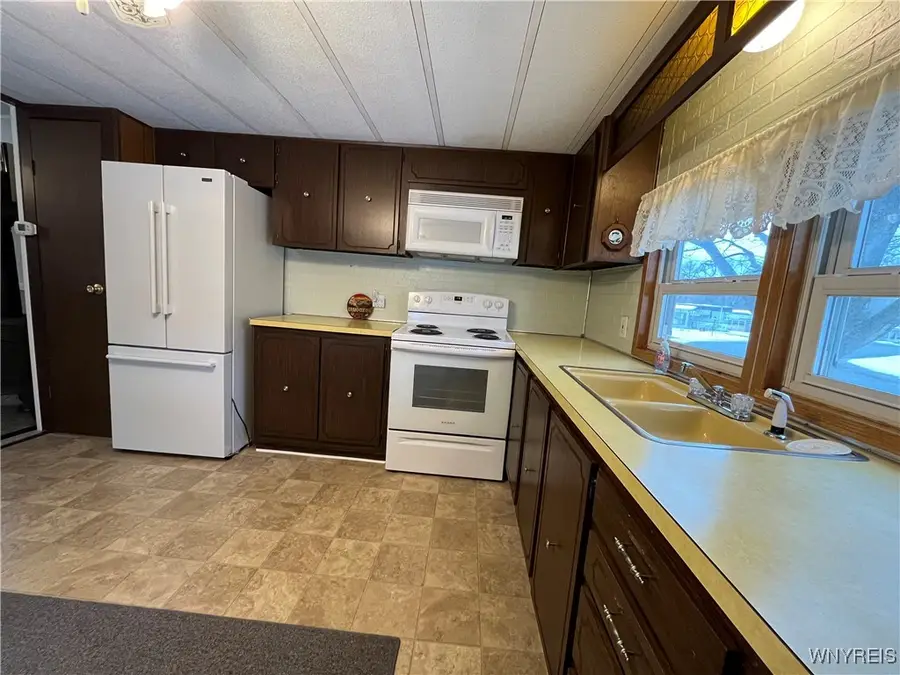 19 Lakewood Village, Medina, NY 14103 - Image #2