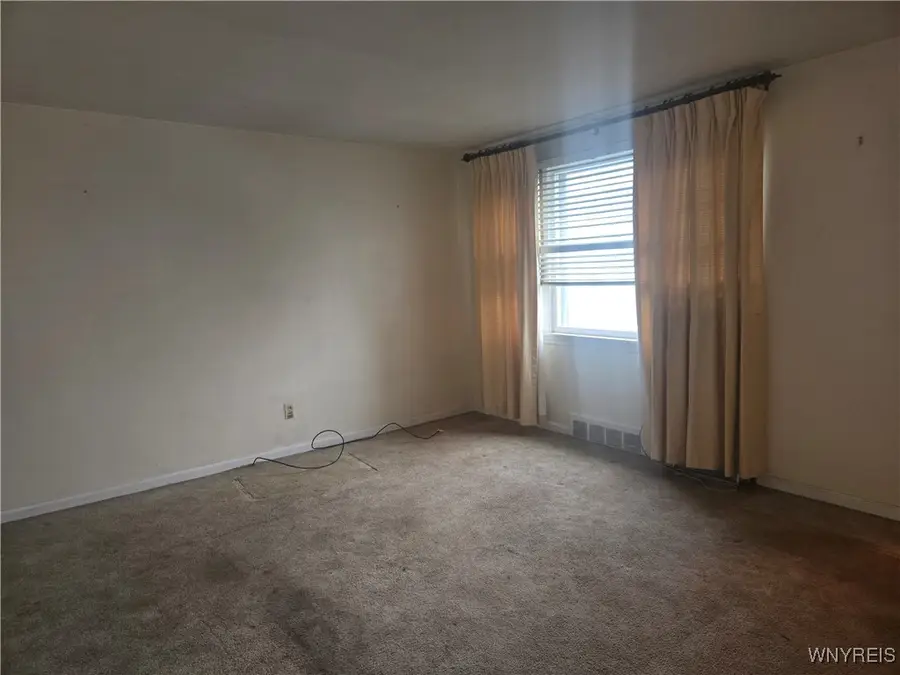 298 Lowell Road, Tonawanda, NY 14217 - Image #2