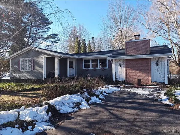 8 Lawrence Avenue, Corfu, NY 14036