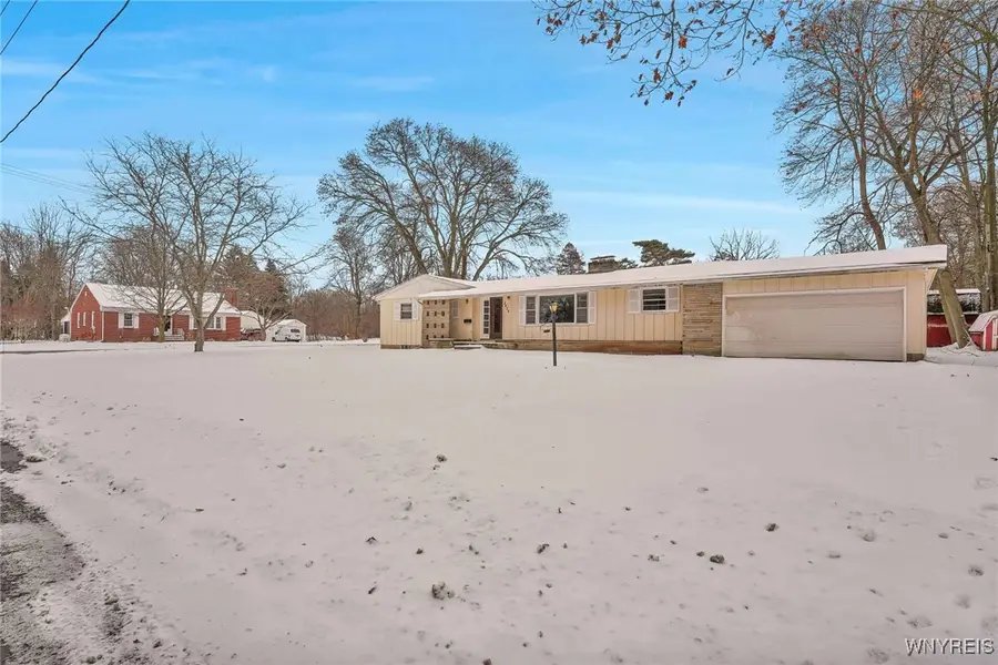 8426 Maplewood Drive, Gasport, NY 14067 - Image #2