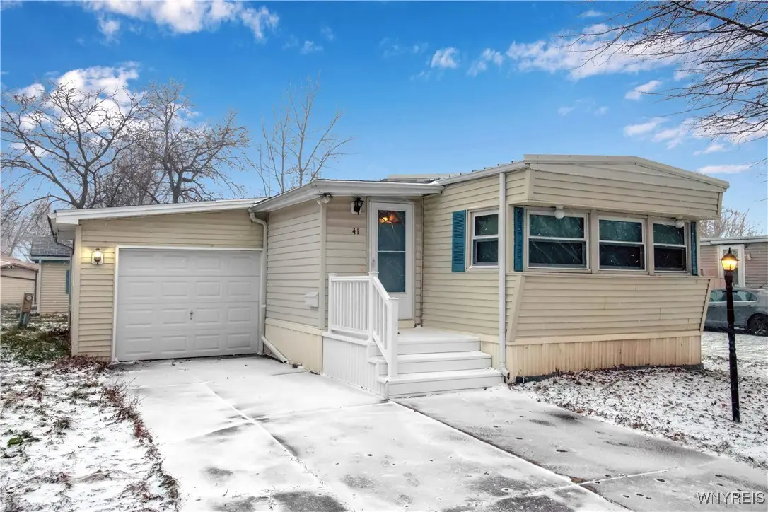 41 S Roxbury Drive, Hamburg, NY 14075 - Image #1