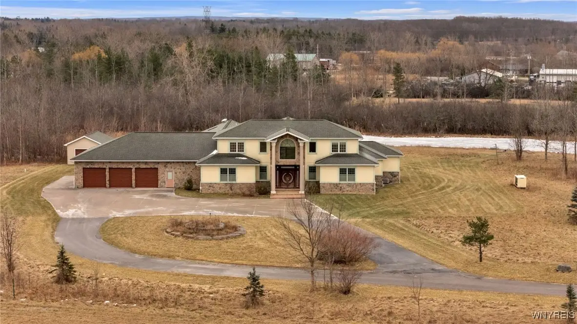 581 N Blossom Road, Elma, NY 14059 - Image #1