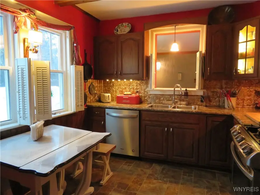 5669 East Lane, Lake View, NY 14085 - Image #3