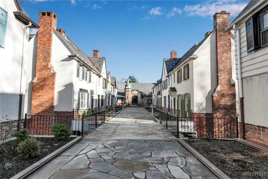 17 Mayfair Lane, Buffalo, NY 14201 - Image #2