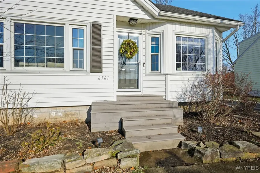 6761 E High Street, Lockport, NY 14094 - Image #3