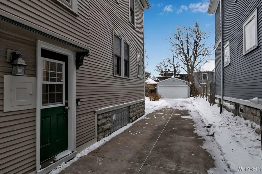 107 Crescent Avenue, Buffalo, NY 14214 - Image #2