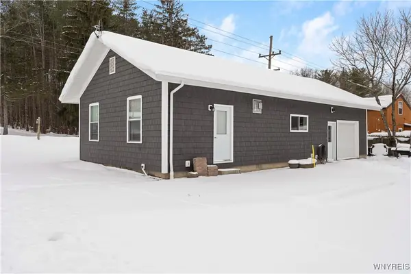 6707 E Lake Road, Castile, NY 14427