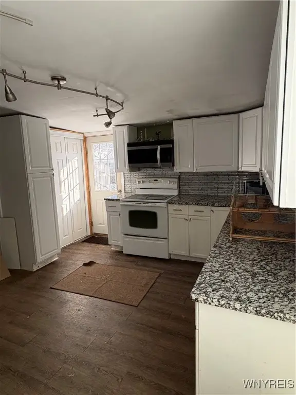 125 Chestnut Street, Lockport, NY 14094 - Image #2