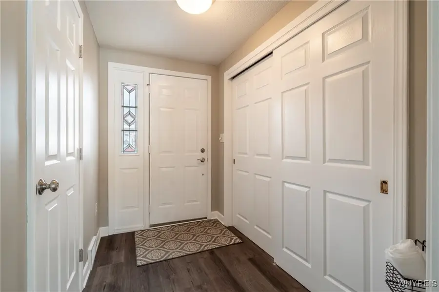 27 Wellington Court N, Williamsville, NY 14221 - Image #2