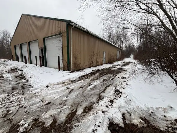 10849 Maple Ridge Road, Medina, NY 14103