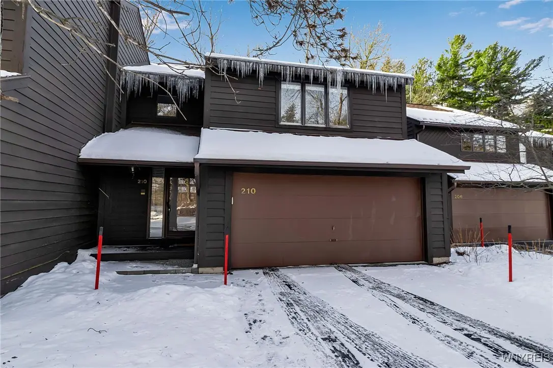 210 Breezewood Common, East Amherst, NY 14051 - Image #1