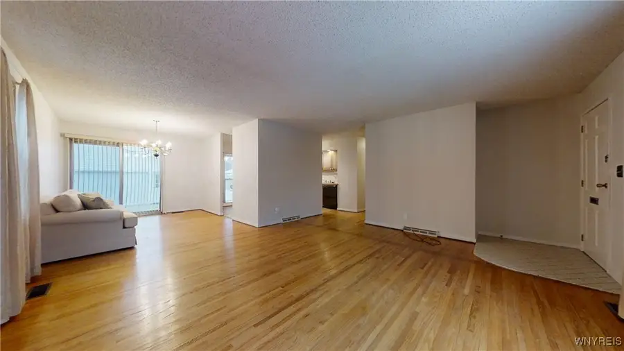 85 Halladay Lane, Tonawanda, NY 14150 - Image #2