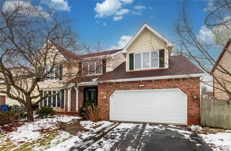 35 Britannia Dr, East Amherst, NY 14051 - Image #2