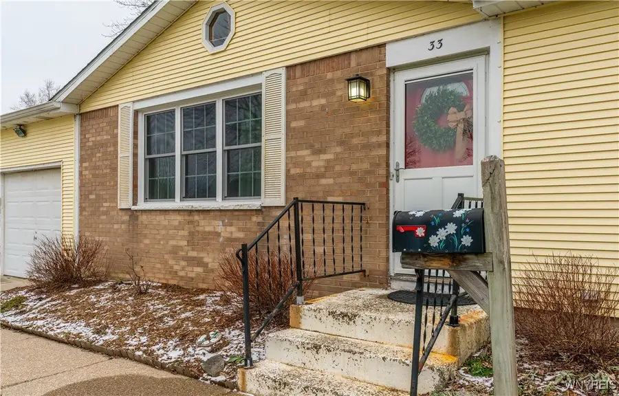 33 Lois Drive, Buffalo, NY 14227 - Image #3